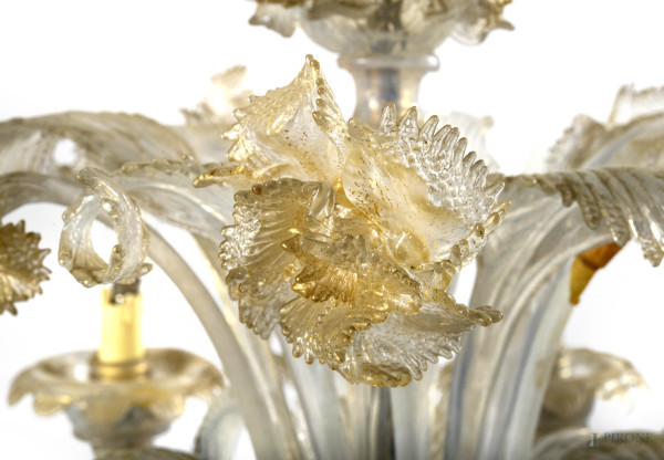 Lampadario in vetro di Murano a sei luci, XX secolo, cm 72x54 circa, (rotture, restauri e mancanz...