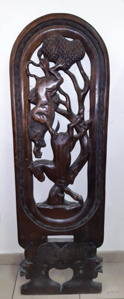 Scultura africana in legno intagliato h 129 cm.