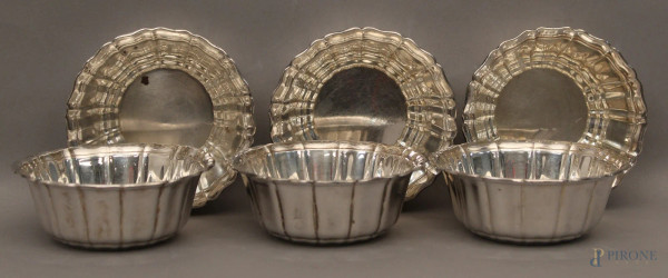 Lotto composto da sei coppette in argento, diametro 13 cm, gr. 450.