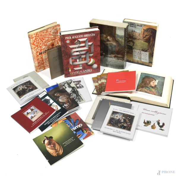 Lotto di monografie, libri, cataloghi, (segni di usura, difetti, rotture, strappi)