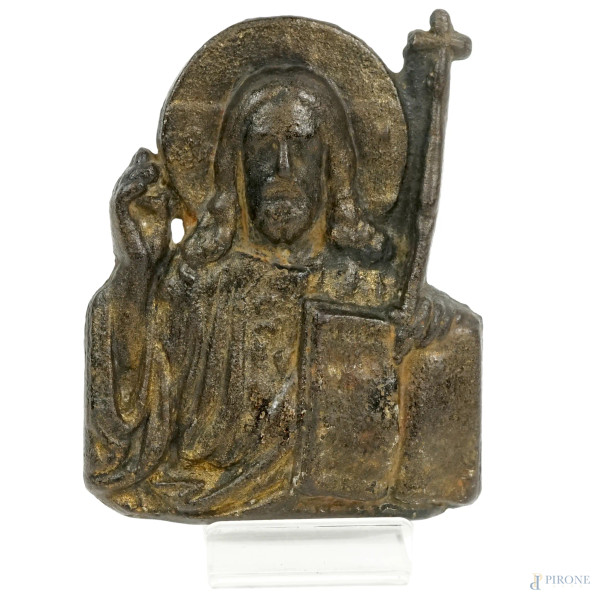 Cristo benedicente, bassorilevo in metallo dorato, XIX-XX secolo, cm 13,5x10,5