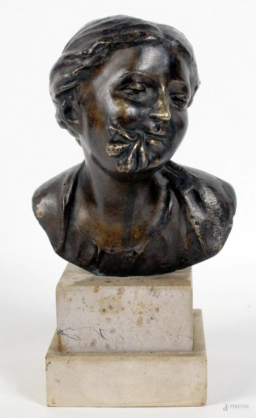 Giovanni De Martino - Cerasella, scultura in bronzo, altezza cm. 16, base in marmo.