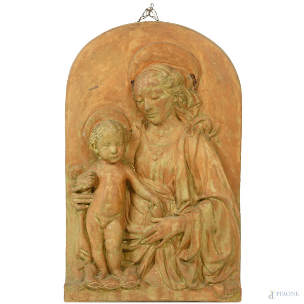 Copia da Andrea Verrocchio, Madonna con Bambino, bassorilievo in terracotta, cm 67x42,5, (difetti)