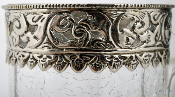 Boccale in vetro riccamente ornato da isnerti in metallo argentato, XX secolo, altezza cm 18,5, (...