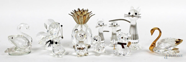 Lotto composto da dieci animaletti ed un ananas in cristallo Swarovski, altezza max cm. 7,5, (lievi difetti)