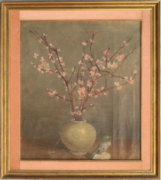Natura morta vaso con fiori di pesco e uccellino, dipinto olio su tela,cm. 70x60, XX sec,entro cornice.