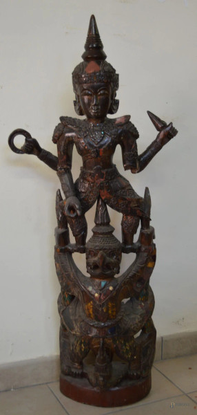 Divinità orientale, scultura in legno intagliato, arte orientale XIX sec, h. 100 cm.