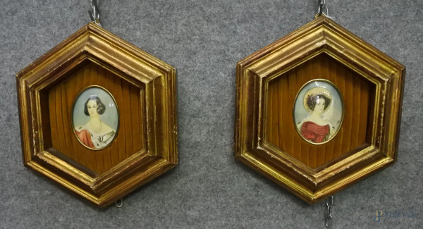 Lotto di due miniature dipinte a soggetti di fanciulle, 7x8 cm.