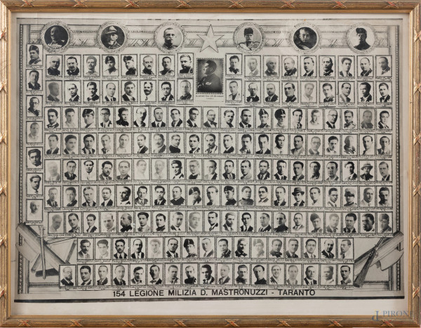 154° legione milizia D. Mastronuzzi Taranto, stampa fotografica, cm 49x69, entro cornice, (segni di usura, difetti)