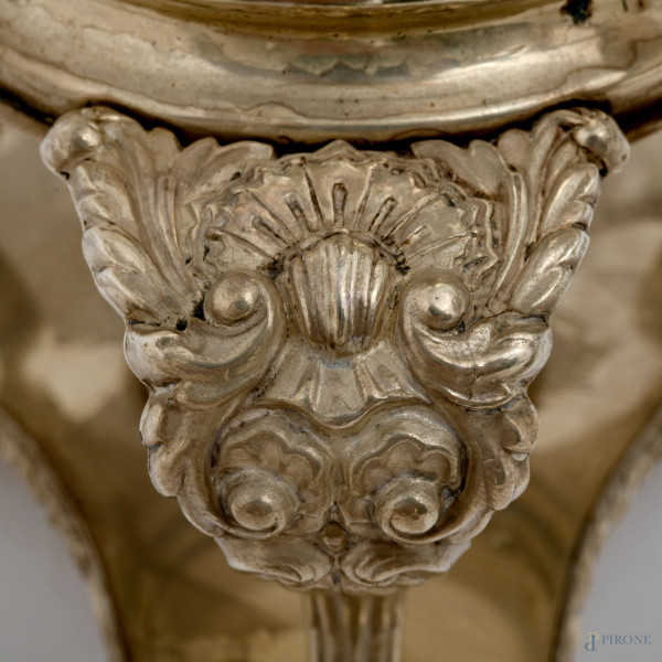 Samovar in argento cesellato con motivi floreali e vegetali, XIX secolo, cm 32x25x18, peso lordo ...