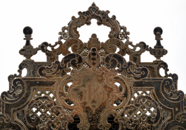 Servito da scrittoio in bronzo argentato, XX secolo, cm 26x34x26, (segni di usura)