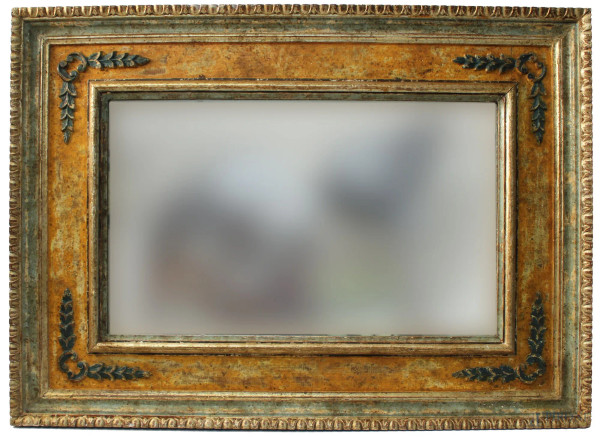 Specchiera in legno laccato e dipinto, cm 96x69, XX sec.