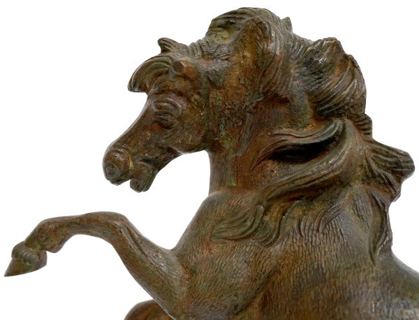 Cavallo rampante, XX secolo, bronzo, altezza cm 31,5, (difetti)