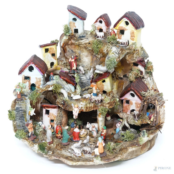 Presepe in ceramica policroma e materiali diversi, XX secolo, cm 24x30