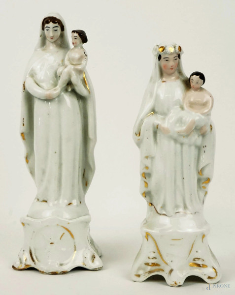 Lotto di due statuine in porcellana raffiguranti Madonna col Bambino, XIX secolo, alt. max cm 22, (difetti).