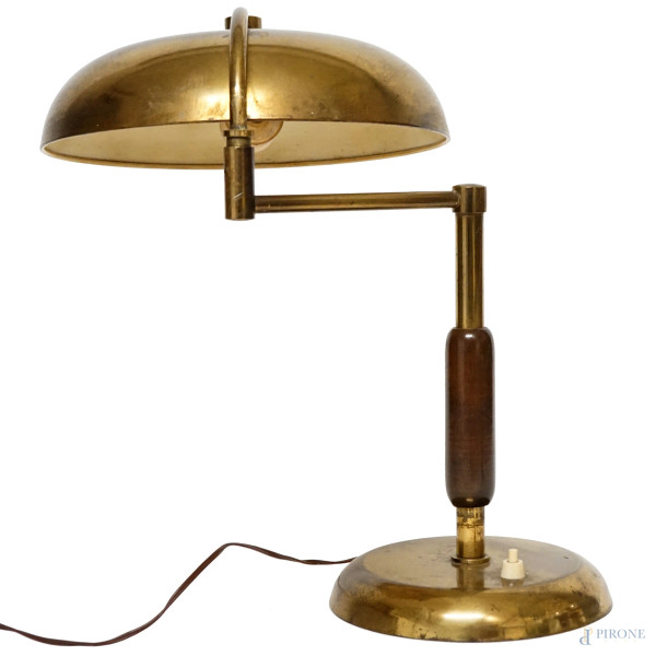 Lampada da tavolo, anni '40/'50, in metallo dorato fusto in legno, cm h 38, (difetti)