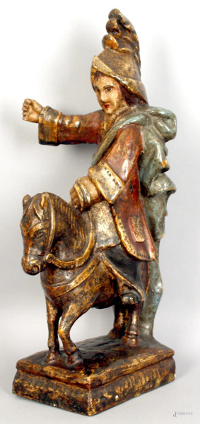 Figura a cavallo, scultura in legno policromo, altezza 48 cm, XVIII secolo.