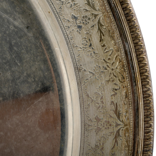 Grande piatto in argento 800/000, peso gr 930, diametro cm 35