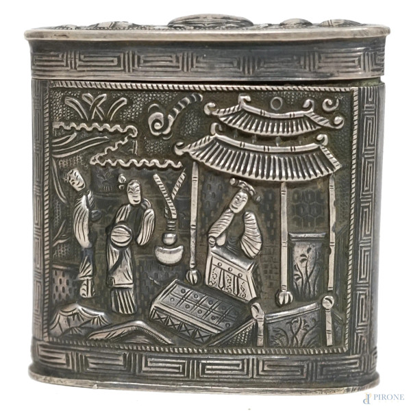 Lotto di 12 scatoline cinesi in argento sbalzato, cesellato e traforato e smalto, sec. XIX-XX, pe...