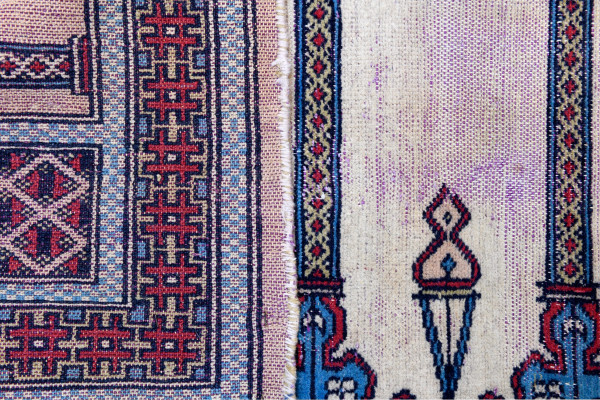 Lotto di 4 tappeti, misure massime cm 161,5x105, (difetti e lacerazioni)