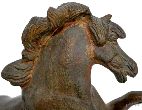 Cavallo rampante, XX secolo, bronzo, altezza cm 31,5, (difetti)