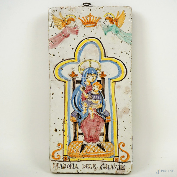 Madonna delle Grazie, mattonella in ceramica dipinta in policromia, cm 33,5x17x2,5, XX secolo, (difetti)