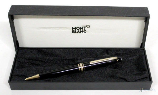 Penna Mont Blanc completa di astuccio.