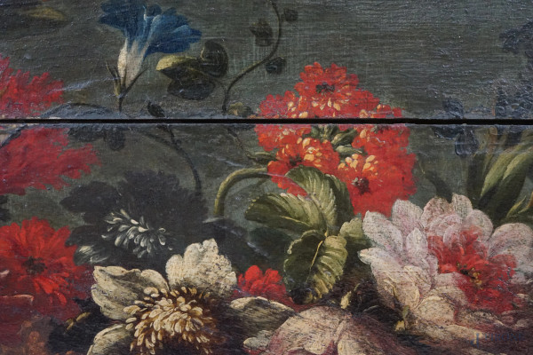 Scuola romana tra XVII-XVIII secolo, Ghirlanda di fiori e farfalle, olio su tavola, cm 56x56, ent...