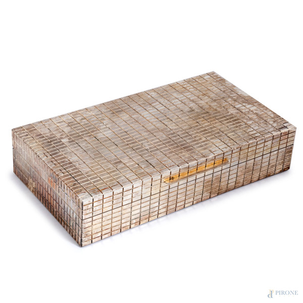 Scatola in legno rivestita in argento, XX secolo, cm 4x19x10,5, peso lordo gr 250