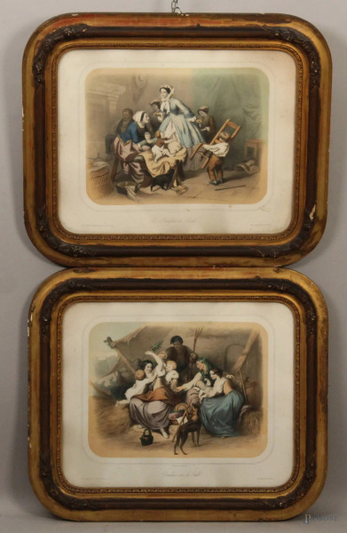 Coppia di stampe a colori raffiguranti scene familiari, 52x42 cm, entro cornici in legno intagliato e dorato