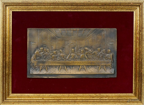 Ultima cena, lastra rettangolare in bronzo, cm 14x24,5, XX secolo, entro cornice.