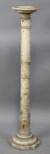 Colonnina in alabastro con base ottagonale, cm h 101, (difetti)