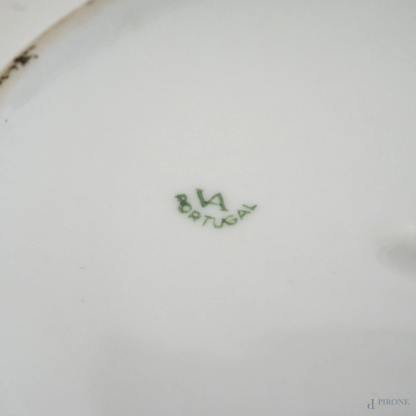 Zuppiera con coperchio in porcellana dorata con decori floreali e festoni, completa di sottopiatt...