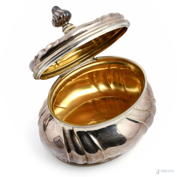 Lotto composto da lattiera, zuccheriera e versatoio in argento con punzoni John James Keith, XIX ...