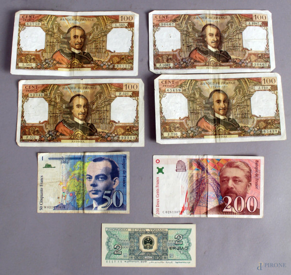 Lotto composto da sette banconote estere.