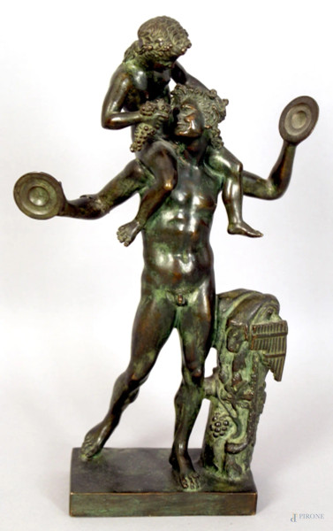 Bacco con fanciullo, scultura in bronzo, altezza 31 cm, XIX secolo.
