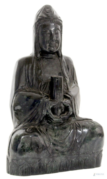 Budda, scultura in ossidiana nera,H. 57 cm., Cina XX sec.