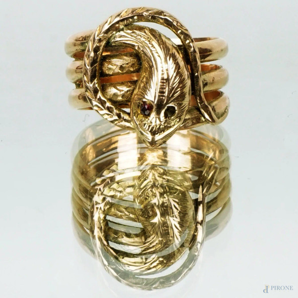 Anello a forma di serpente in oro giallo 18 KT, peso gr. 8,9