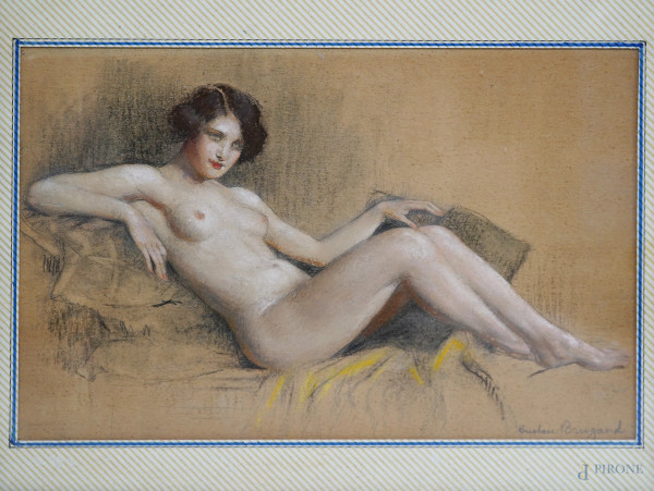 Gustav Brisgand (1867-1944), Nudo di donna distesa, tecnica mista su carta, cm 14x21,5 entro corn...