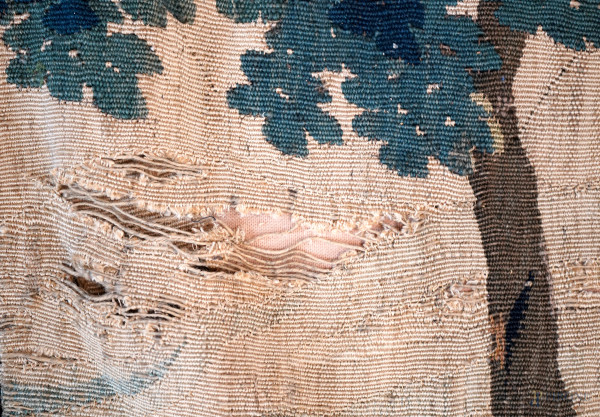 Arazzo rappresentante un paesaggio boschivo, XIX secolo, cm 207x180, (difetti)