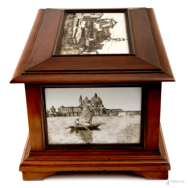 Servizio di 12 tazzine e 12 piattini in porcellana dipinta a mano con scorci e vedute di Venezia ...