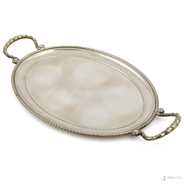 Vassoio a doppia presa in argento 800/000, cm 49,5x27,5, peso gr 790, (segni di usura)