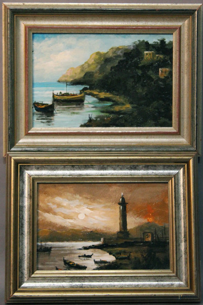 Lotto di due dipinti ad olio su tavola raffiguranti coste con barche,21x15 in cornici