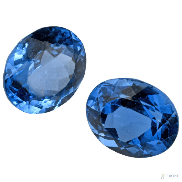 Lotto di due topazi London Blue, Brasile, ct 20.5, mm 13,9x11,8x7,9