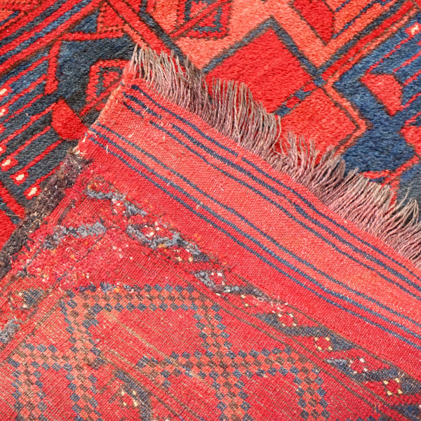 Tappeto persiano, cm 309x259, (difetti, parti consunte)