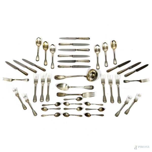 Servizio di posate in argento 800/000, peso complessivo al netto dei coltelli gr 1970,composto da:
