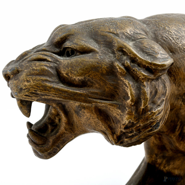 Tigre, XX secolo, scultura in antimonio, cm 33x54x14, firmata, (lievi segni di usura)