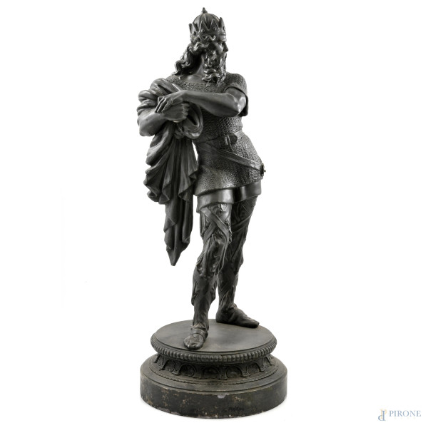 Re Bretone, XX secolo, scultura in antimonio, altezza cm 55, (segni di usura)