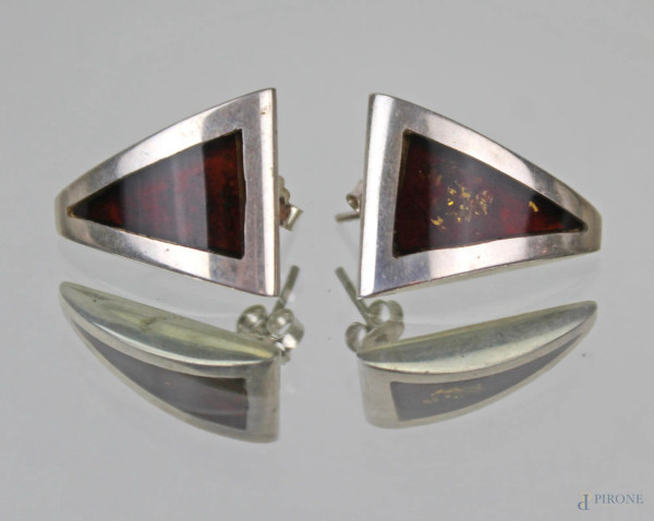 Coppia di orecchini in ambra e argento di forma triangolare