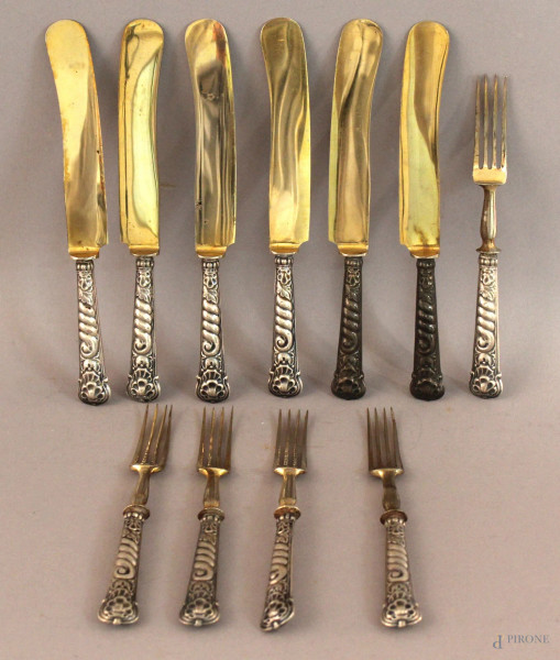Lotto composto da cinque forchette e si coltelli con manici in argento, Germania XIX sec.